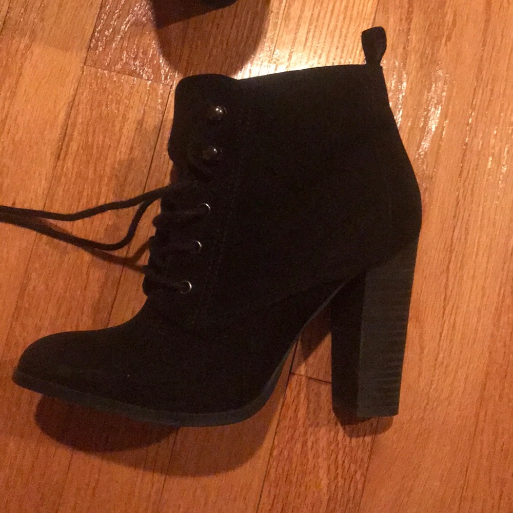ALDO genuine leather heeled boots - Picture 4 of 7